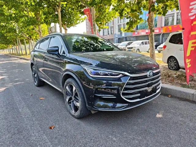BYD Tang — Фото автомобиля 3