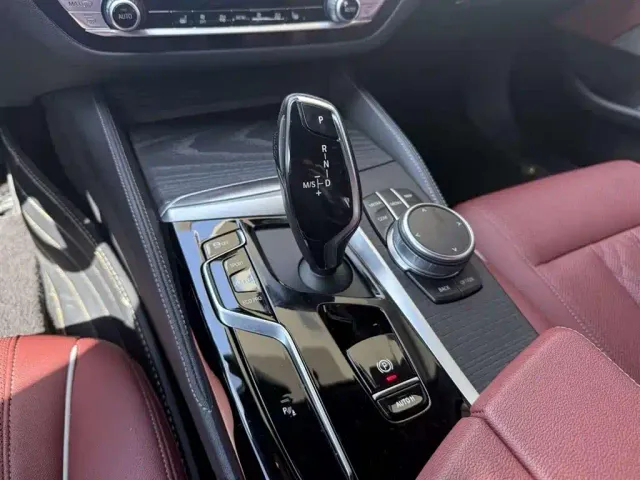 BMW 5 Series — Фото автомобиля 18