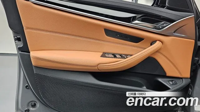 BMW 5 Series G30 — Фото автомобиля 13