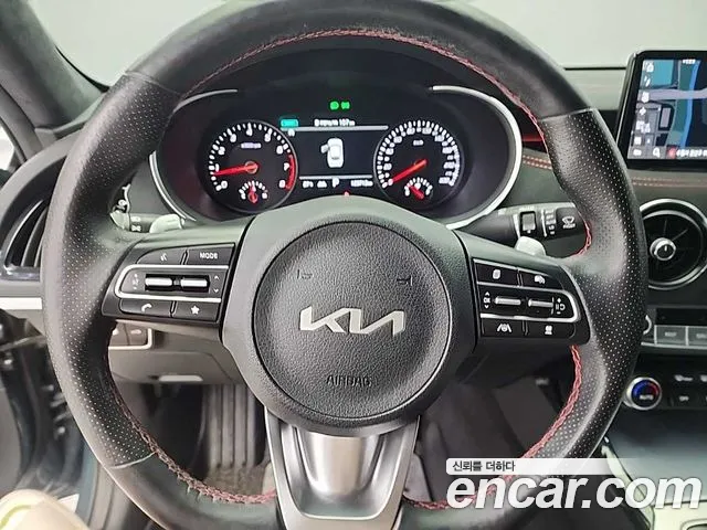 Kia Stinger — Фото автомобиля 3
