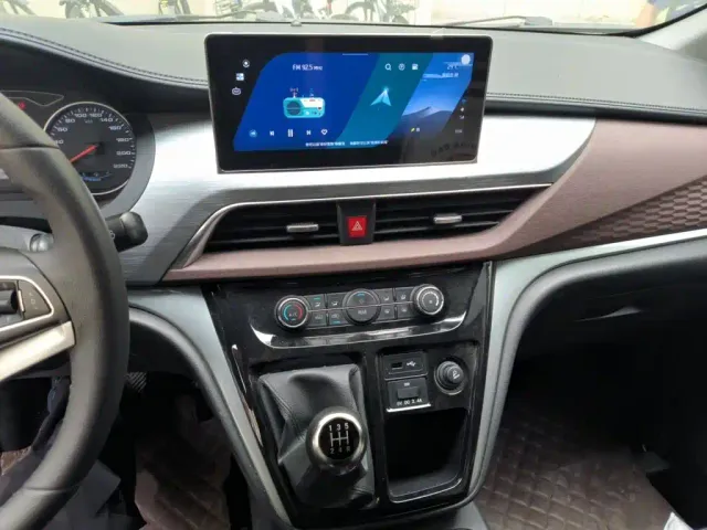 JAC Refine M3 — Фото автомобиля 5