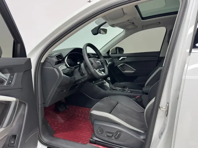 Audi Q3 — Фото автомобиля 10