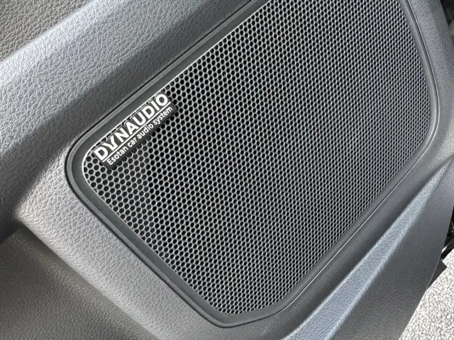 Toyota Granvia — Фото автомобиля 17