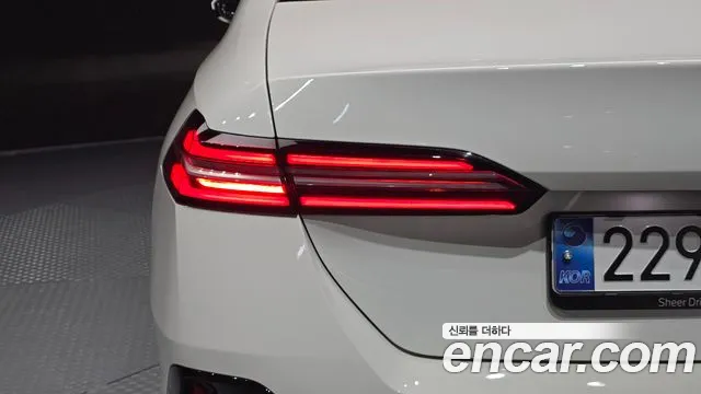 BMW 5-Series — Фото автомобиля 19