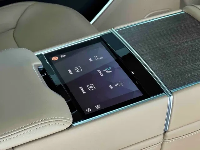 Land Rover Range Rover — Фото автомобиля 15
