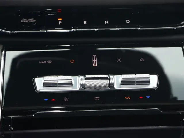 Lincoln Aviator 2024 3.0T V6 AWD Elegance 6-Seater — Фото автомобиля 13