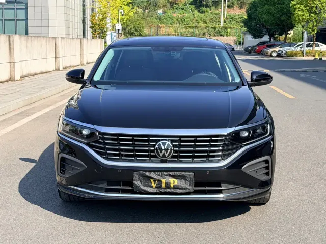 Volkswagen Passat — Фото автомобиля 2