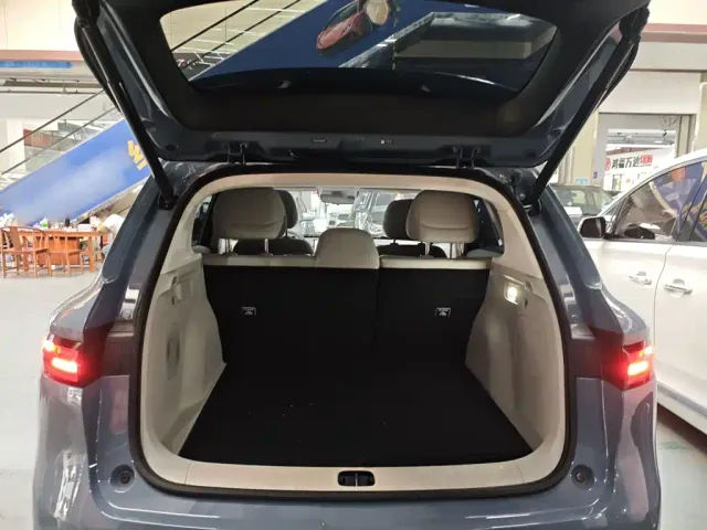 Leapmotor B10 — Фото автомобиля 18