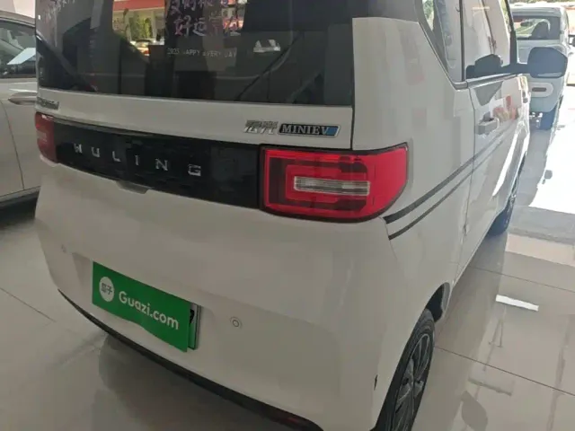 Wuling Hongguang Mini EV — Фото автомобиля 7