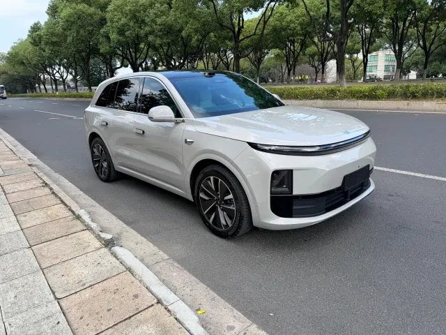 Li Auto L6 — Фото автомобиля 3