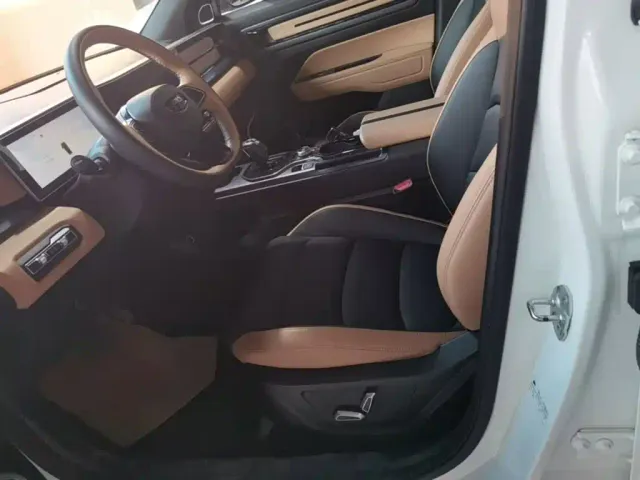 Geely ICON — Фото автомобиля 10