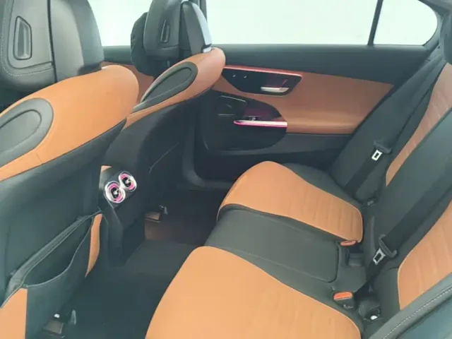 Mercedes-Benz C-Class — Фото автомобиля 16