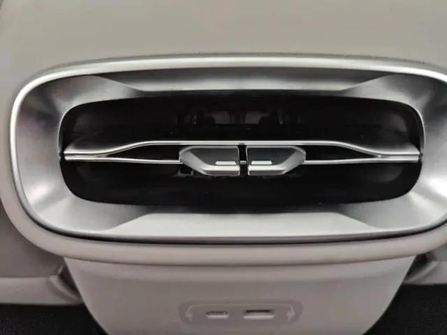 Leapmotor B10 — Фото автомобиля 20