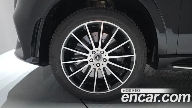 Mercedes-Benz GLE-Class — Фото автомобиля 5