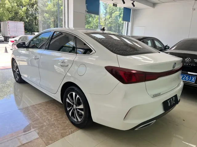 Changan Eado — Фото автомобиля 3