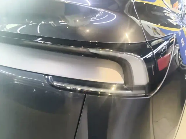 Tesla Model Y — Фото автомобиля 7