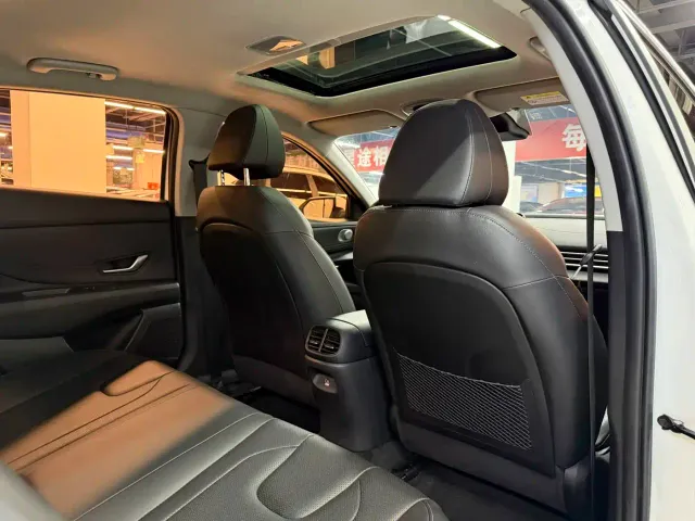 Hyundai Elantra — Фото автомобиля 9