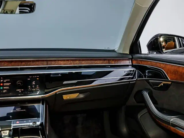 Audi A8 — Фото автомобиля 23