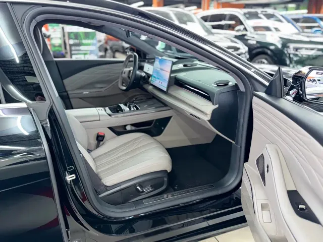 Geely Galaxy Xingyao 8 — Фото автомобиля 15