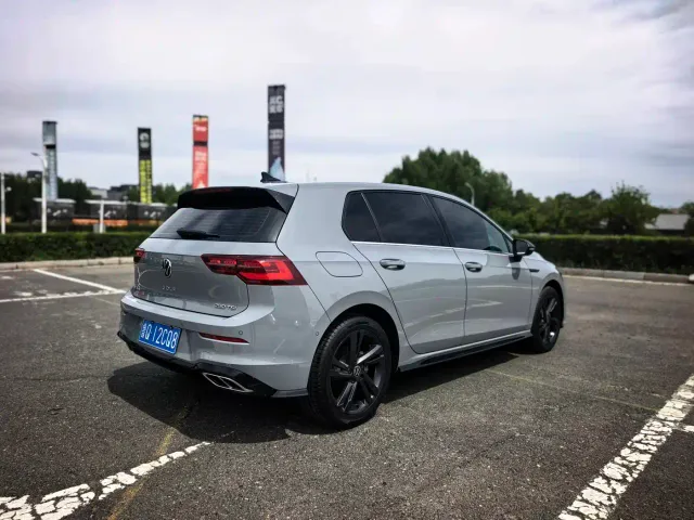 Volkswagen Golf 2023 Facelift 280TSI DSG R-Line Lite — Фото автомобиля 4