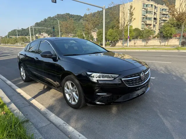 Buick Regal — Фото автомобиля 3