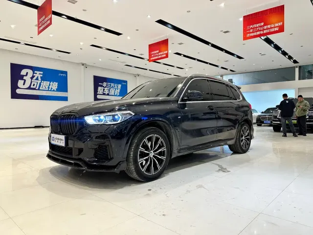 Фотография автомобиля — BMW X5