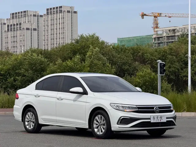 Volkswagen Bora — Фото автомобиля 3