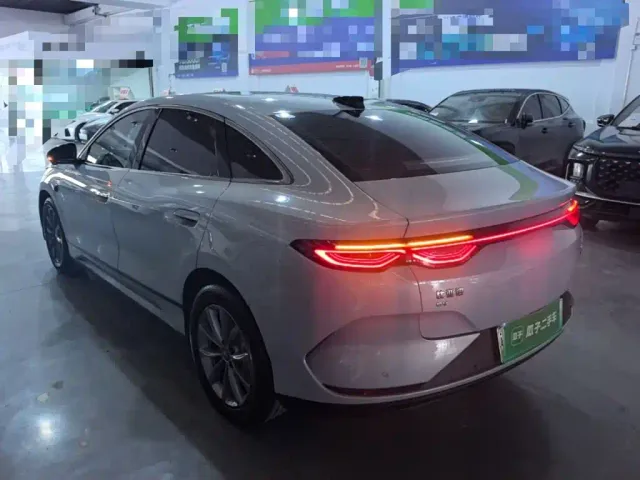BYD Qin L — Фото автомобиля 4
