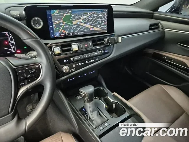 Lexus ES — Фото автомобиля 10