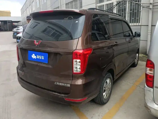 Wuling Hongguang — Фото автомобиля 3