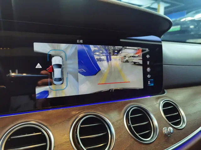 Mercedes-Benz E-Class — Фото автомобиля 13