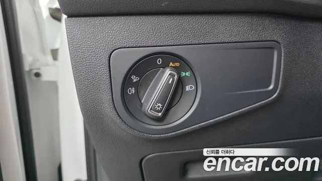 Volkswagen Tiguan Tiguan 2 поколение 2.0 TDI Premium — Фото автомобиля 16