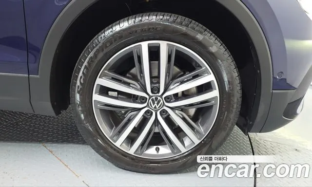 Volkswagen Tiguan — Фото автомобиля 6