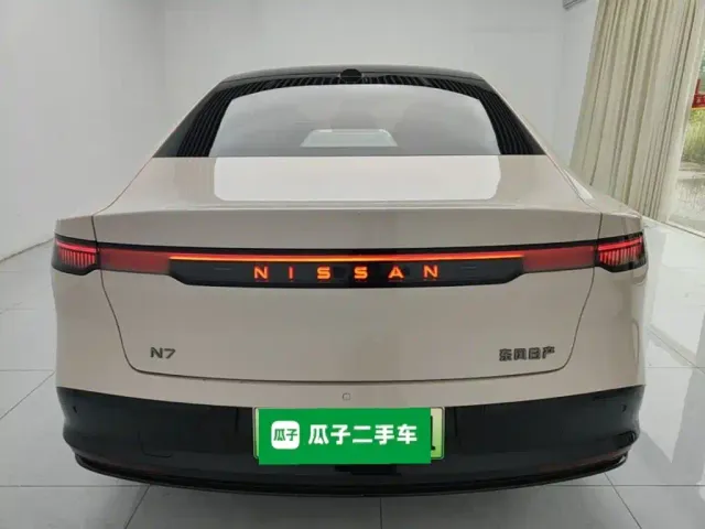 Nissan N7 — Фото автомобиля 5