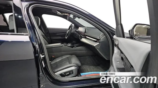 BMW 5-Series 5 серия (G60) 530i xDrive M Sport — Фото автомобиля 17