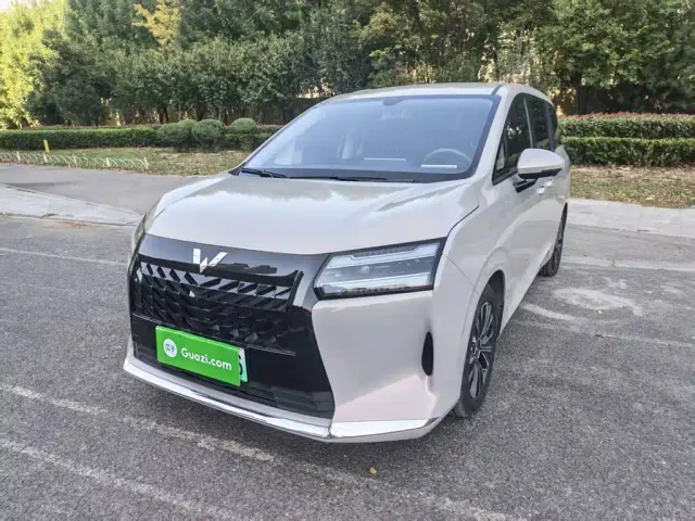 Фотография автомобиля — Wuling Starlight 730