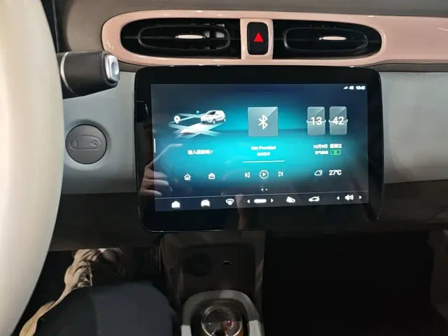 Leapmotor T03 — Фото автомобиля 12
