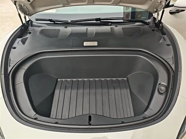 Xiaomi SU7 — Фото автомобиля 19