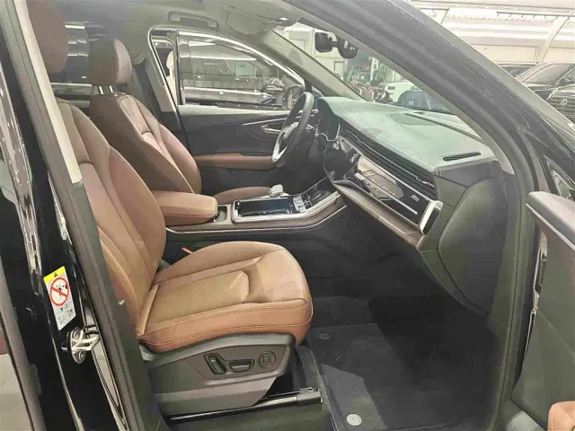 Audi Q7 — Фото автомобиля 15