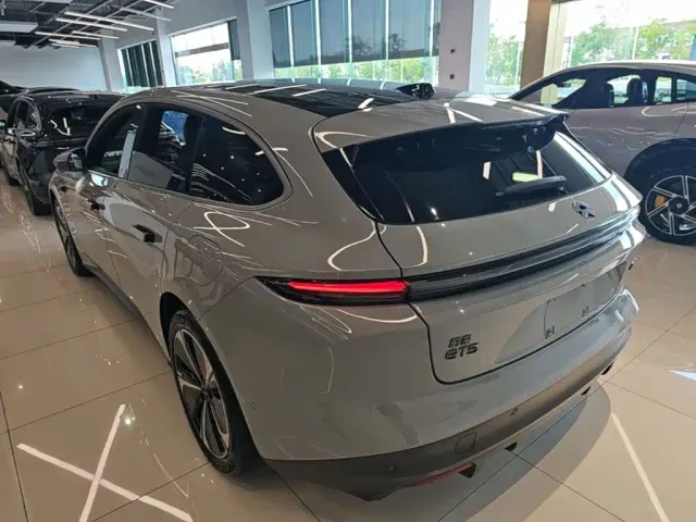 Nio ET5 Touring — Фото автомобиля 4