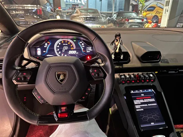 Lamborghini Huracan — Фото автомобиля 10