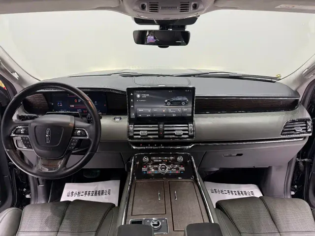 Lincoln Navigator — Фото автомобиля 5