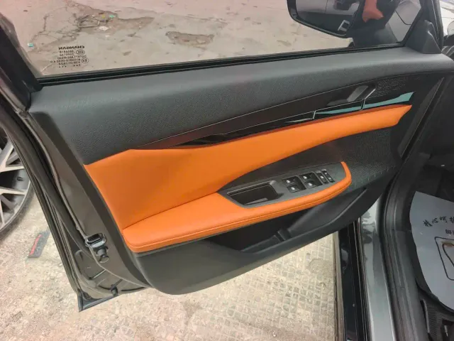 Changan Changan UNI-V 2023 1.5T Premium Edition — Фото автомобиля 7