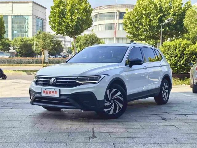 Фотография автомобиля — Volkswagen Tiguan L