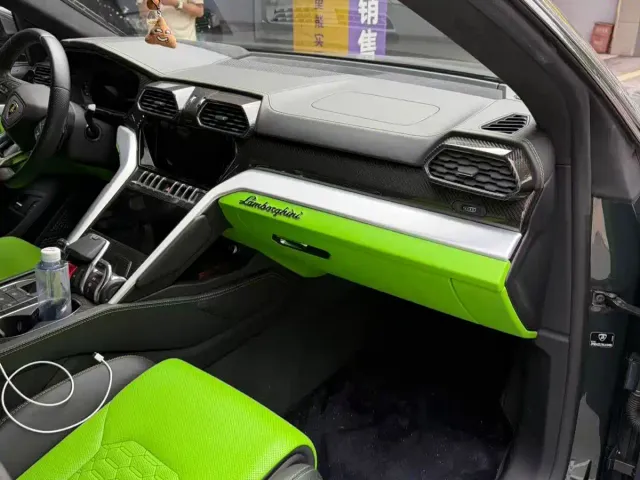 Lamborghini Urus — Фото автомобиля 5