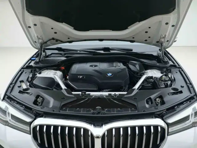 BMW 5 Series — Фото автомобиля 7