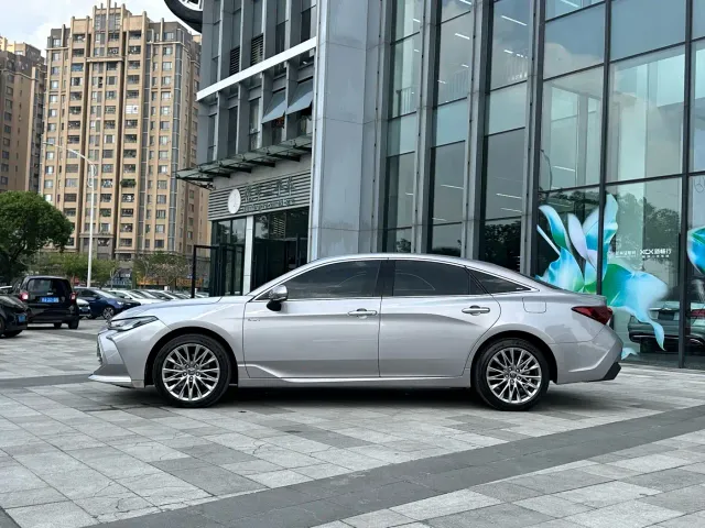 Toyota Avalon — Фото автомобиля 3