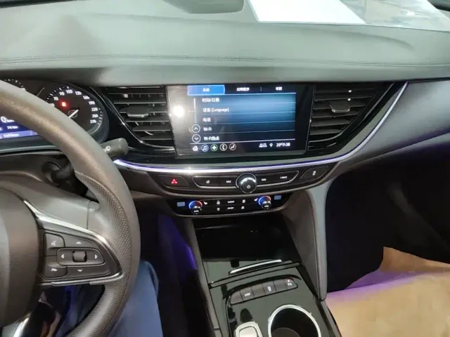 Buick Regal — Фото автомобиля 12