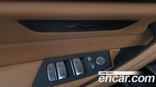 BMW 5 Series G30 — Фото автомобиля 27