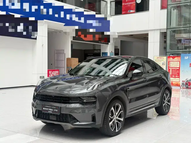 Фотография автомобиля — Lynk & Co 05